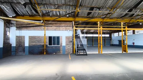 Industrial-warehouse-To-Let-in-Benrose (8)